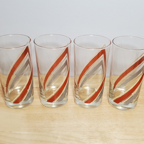 Vintage Chevron 5.5" Glass Tumblers - Picture 4 of 6